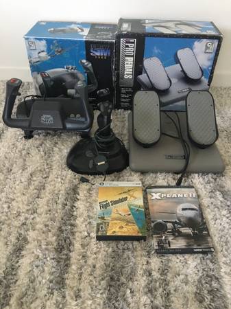 Flight Simulator Yoke, Joystick and Rudder Pedals 1