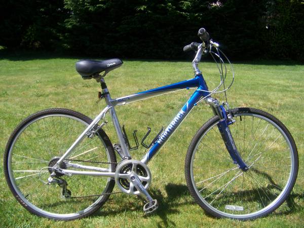 Like New, Lightweight 21 Speeds Men's Bike Hybrid Northrock SC7 1