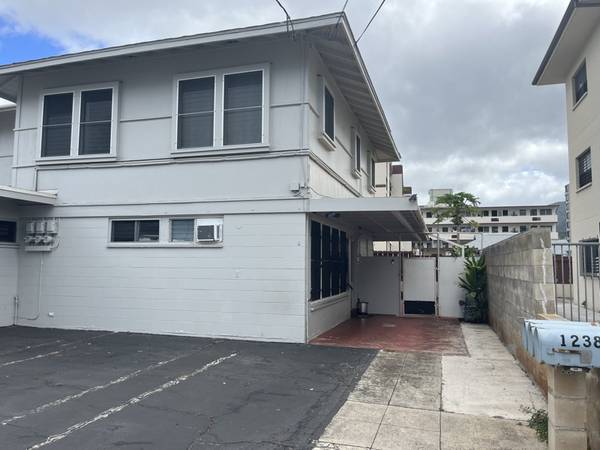 $2350.00 / 2br - The 2/1/1 apartment at the Heart Center of Ala Moana in Honolulu63939788326658121