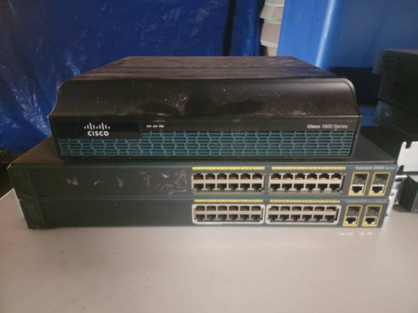 Cisco Router and Switch Lot 1