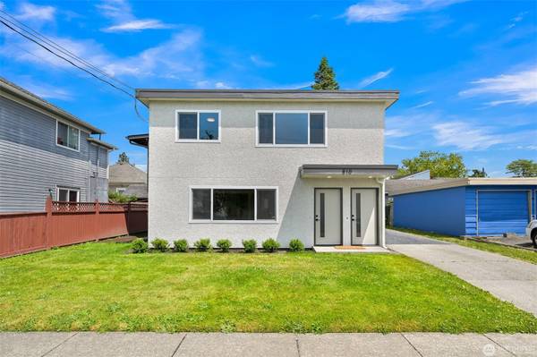 $2,200 / 2br - 1000ft2 - Walk to Downtown! Remodeled 2BR Duplex w/ Parking in Lettered Streets (Bellingham)635096348316171226