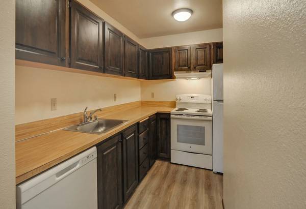 $1,575 / 1br - 690ft2 - FIRST MONTH FREE! Nice 1 BR Unit in Quiet Community (Tukwila)63862176354561123