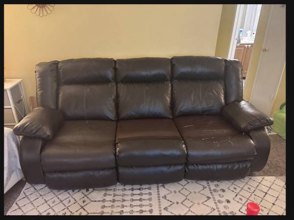3 Seater recliner 1