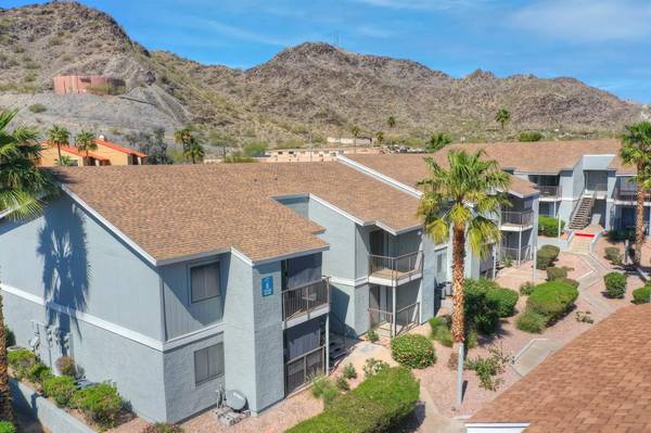 $999 / 1br - 557ft2 - Travelling by bus? We're near the line! 1 br / 1 ba! (Phoenix - North Mountain Shoppes)64024994500738121