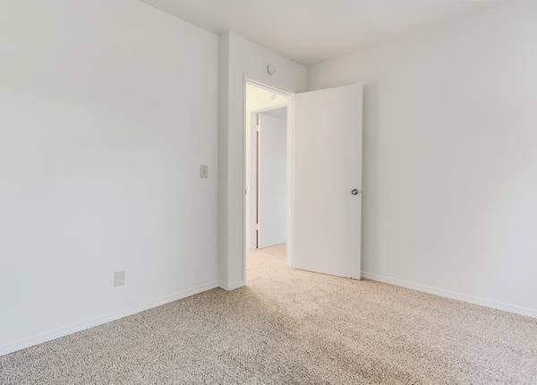 $1,400 / 2br - Area Walk Score: 78, Popular Nature Area, Pet Friendly - SW Portland (Portland)63867269632259121