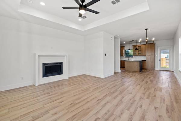 $265,000 / 3br - 1235ft2 - Home For Sale  Needville (Needville)63924043685634123