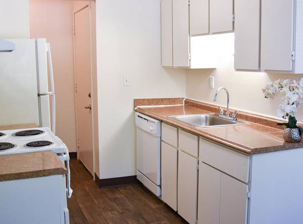 $1,365 / 2br - 1 MES GRATIS + ¡$500 DE DESCUENTO! - Acceso a Transporte Público + 2 Dormitorios (Wilkes-East)63914739710338124
