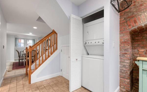 $1,700 / 2br - 1800ft2 - Brick patio and a deck in the back for your private entertaining. (Washington, DC)64040030789251124