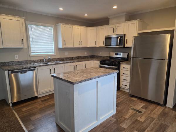 $1,429 / 3br - 1056ft2 - Valley Estates (Lansing)63920838052099121