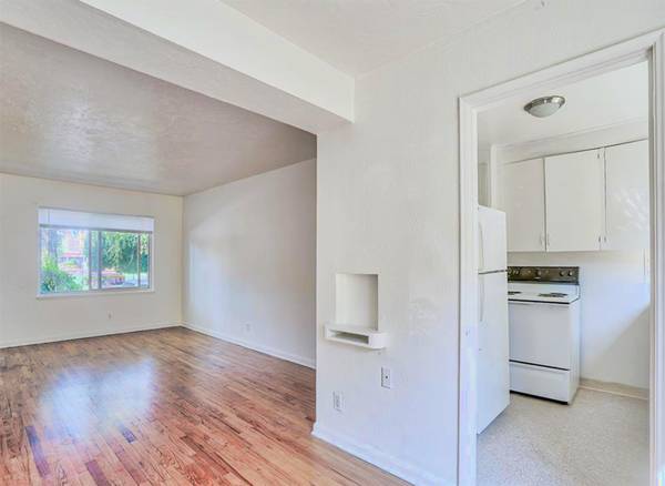 $1,350 / 1br - AHORRA $300 EN TU PRIMER MES + Gestión en el lugar + Se aceptan mascotas (Distrito de Hawthorne)63956643420674123