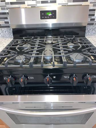 $2,700 / 3br - 9999ft2 - ****MALDEN OVERSIZED 3BED PARKING NEWLY RENOVATED**** (Malden)63699236273283123
