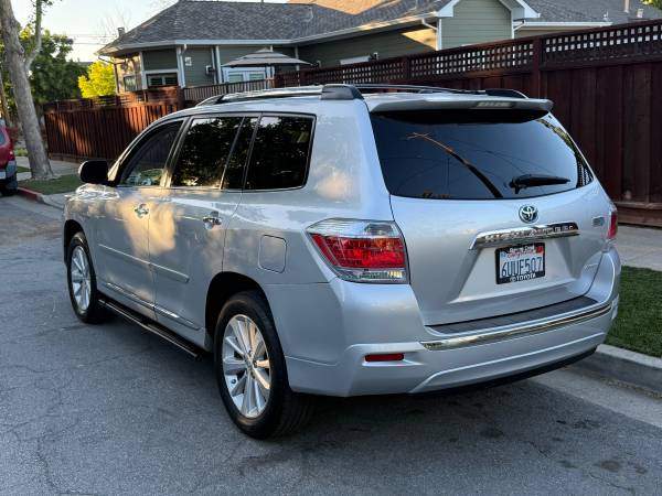 2012 TOYOTA HIGHLANDER HYBRID LIMITED (AWD) 119K MILLAS (UN SOLO PROPIETARIO) - $14,800 (los gatos)63654705130883124