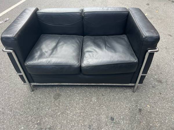 Corbusier Settee 1