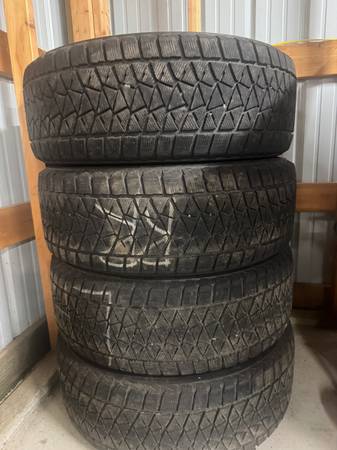 Bridgestone Blizzak Winter Tires 275/60R20 115R 1