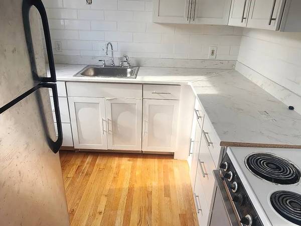 $985 / 2br - Bright And Oversized 2Bedroom Apartment.64055521935746121