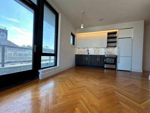 $4,595 / 1br - 730ft2 - SUPER LUXURIOUS CORNER 1BR+BALCONY! Wythe &S 2nd! SAUNA/climbing /GYM! (Prime Williamsburg)63912044905602120