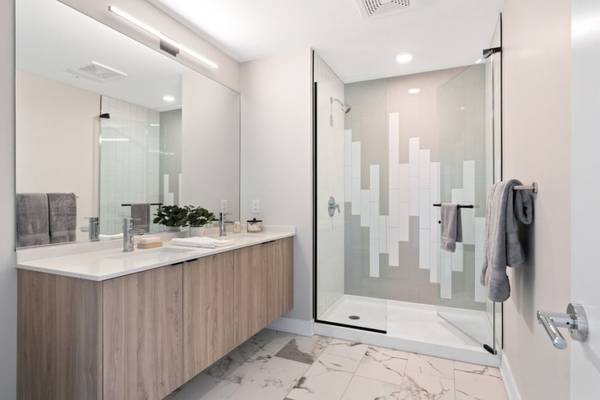 $3,340 / 2br - Beautiful West Loop 2 Bedroom with In Unit Laundry and Amenities!! (West Loop)63960010684163124