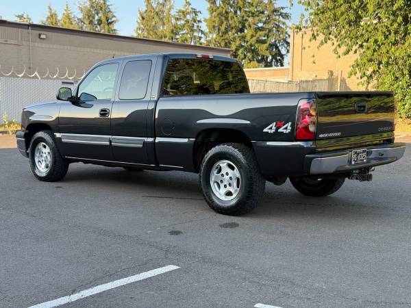 2005 Chevrolet Silverado Hybrid 4WD - 1 DUEÑO / RECIENTEMENTE MANTENIDO / 4X4 - $11,900 (Silverado en Beaverton)63622961977219124