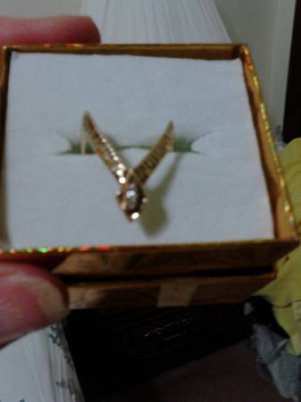 Lds. Diamond Wishbone Ring 1