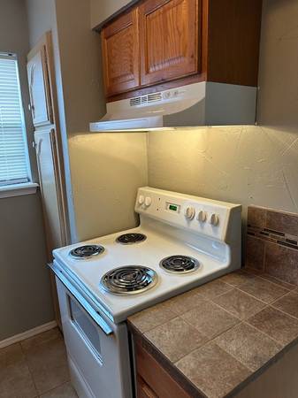 $1,025 / 2br - 1120ft2 - 11429 N May Avenue (NW OKC)63670484553601124