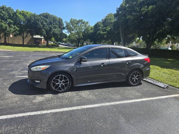 2015 Ford focus w/ se sport package - $8,900 (Delray Beach)63479884888067122
