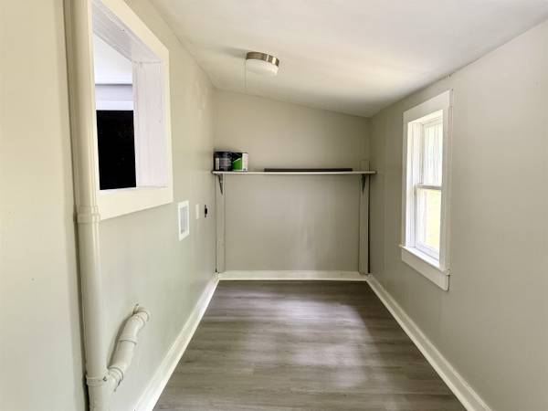 $700 / 1br - 1100ft2 - Cabaña recién renovada (Florence)63910319881218123