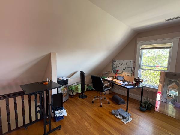 $900 / 1br - 1 bedroom cute Somerville Sublet, in large 2 story apartment - Union S (Somerville)63856336947585124