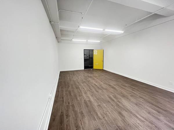 $2,100 / 600ft2 - Are you looking for a new home for your business? Look no further!☦☪☮ (Midtown)63886655704577124