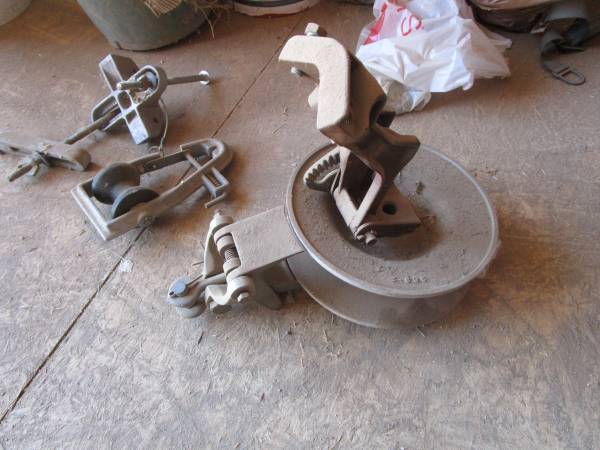 Lineman Stringing Blocks for Rigging Wire 1