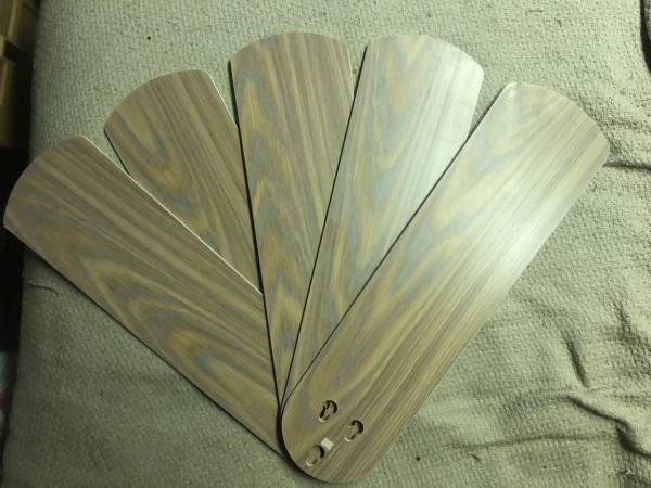 5 Hampton Bay Replacement Reversible White / Wood look Fan Blades 1