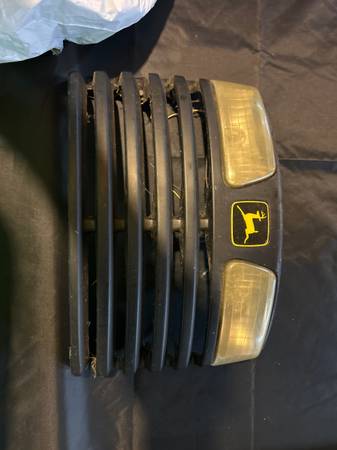 JOHN DEERE GRILLE AND HEADLIGHTS HOOD BUMPER COVER 1