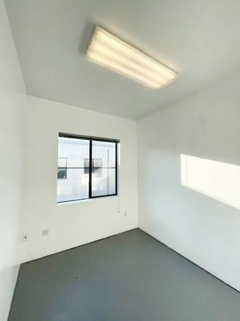 $560 Brush Off Your Worries - Creative Studio Spaces Available! (berkeley)63847328669057121