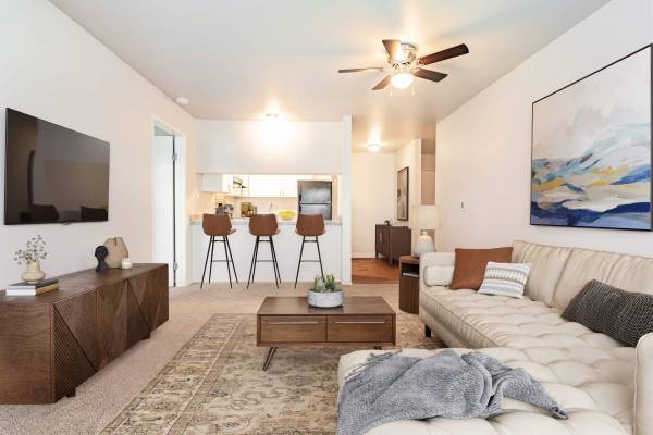 💰Look & Lease at Pine Ridge Apts in Bremerton!🏡 1