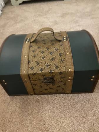Small Trunk 1