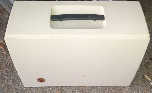 Singer Athena 2000 sewing machine 1