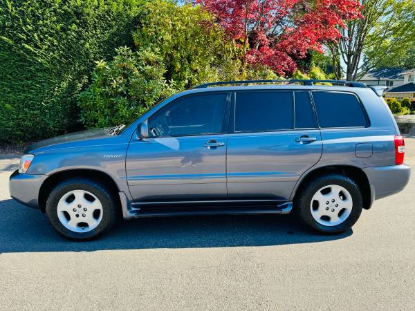 Toyota Highlander 4WD 2005 V6 - $5,900 (Kirkland)63624398685697122