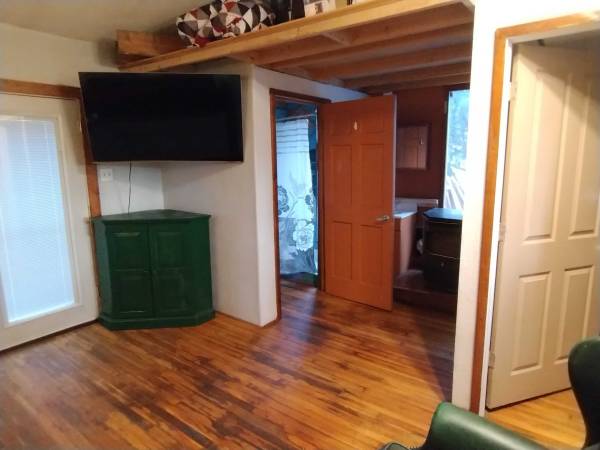 $1,100 / 2br - 650ft2 - Sunny apartment in Questa (Questa)63659781484673120