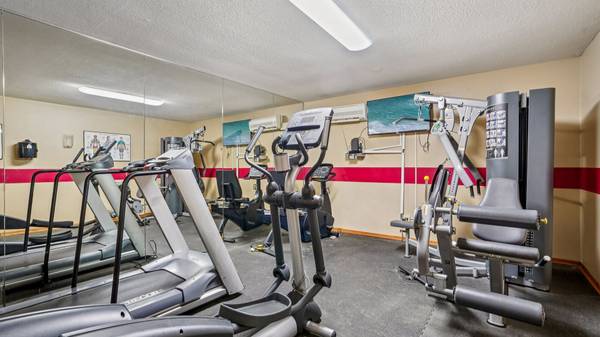 $1,260 / 407ft2 - Private Garages Available, Fitness Center, Studio (8015 36th Ave N, New Hope, MN)63990228937603124