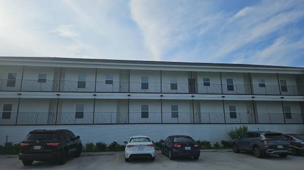 $1,200 / 2br - 821ft2 - 4504 Pontchartrain Dr. Unit 1C (Eden  Isles Slidell)63791870617219120