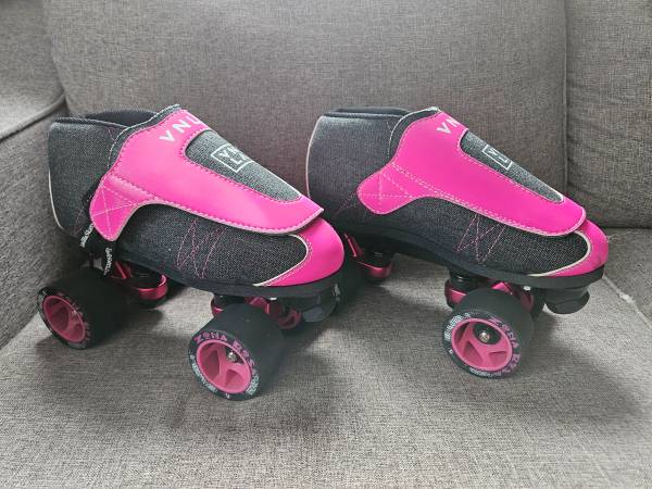 VNLA Zona Rosa Roller Skates 1