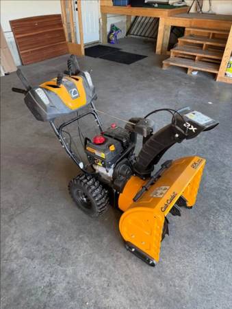 Cub Cadet 208cc 24inch 2 stage Snowblower 1