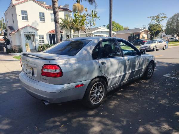 2004 Volvo S40 - $2.000 (Huntington Park)63441191324289121