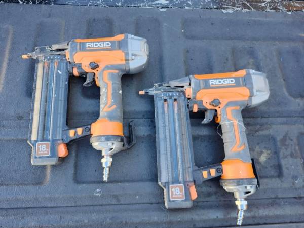 Ridgid Pneumatic 18-Gauge 2-1/8" Brad Nailer R213BNF3 1