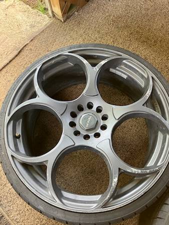 Llantas y neumáticos para Mustang del 2010 al 2018 - $700 (Midland city)63440335412227121