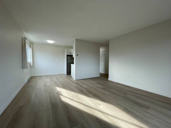 Top Floor 1 Bedroom close to downtown at Princess Pembroke 4