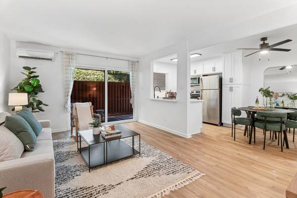 $2,975 / 2br - 962ft2 - Two Dog Parks, State-of-the-Art Fitness Center, Private Patio/Balcony63800305060483120