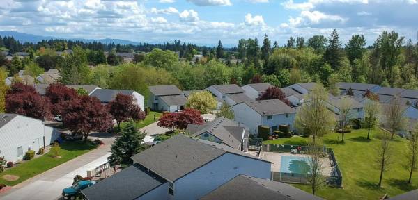$1,940 / 2br - 1240ft2 - Spacious Apartment Home with Nature View & Private Deck (Ridgefield)63820848860931120