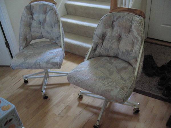 2 Swivel Chairs 1