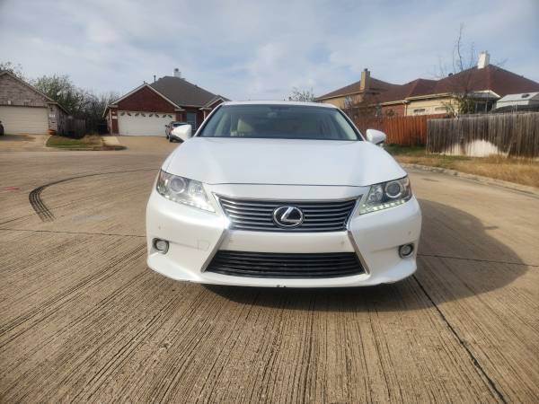 2014 Lexus ES350 1