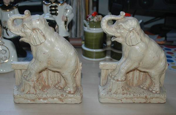1930's Vintage Elephants Bookends (Syroco Wood) 1